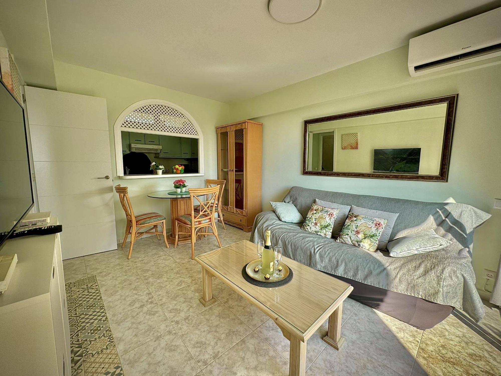 Apartment Palms W Sea Views By Homing Marbella